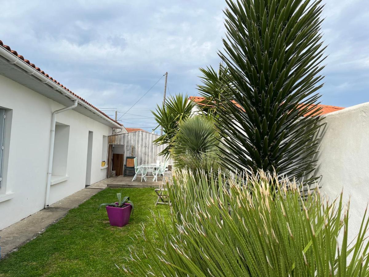 Vintage Voyage Hotel Royan Esterno foto